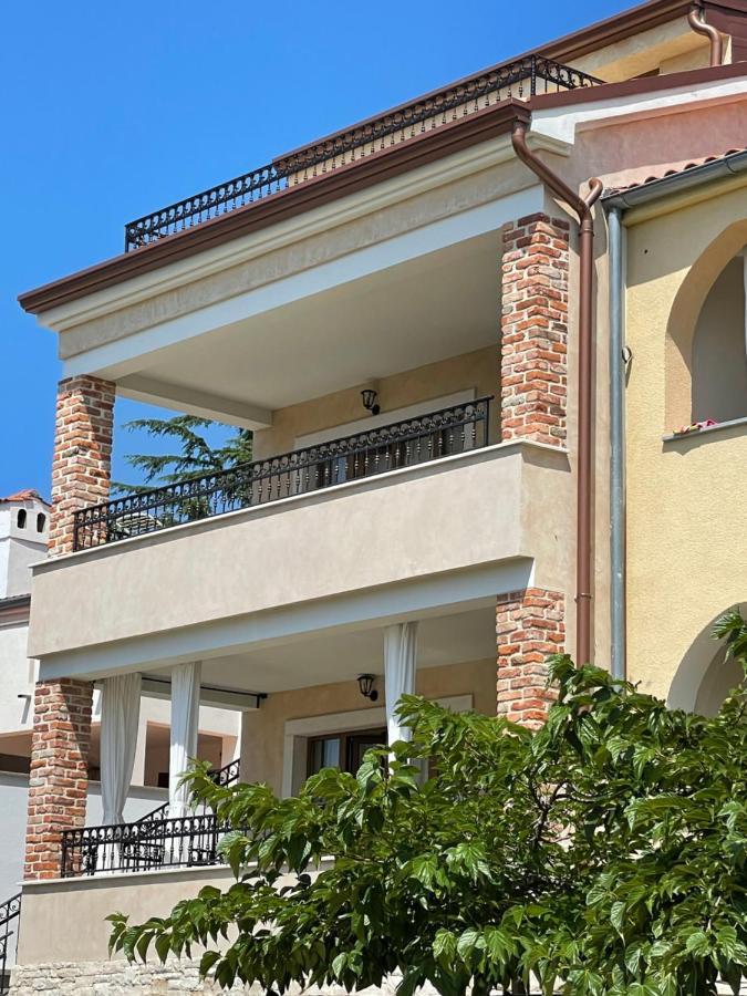 Apartments Sanja Pinezici  Ngoại thất bức ảnh